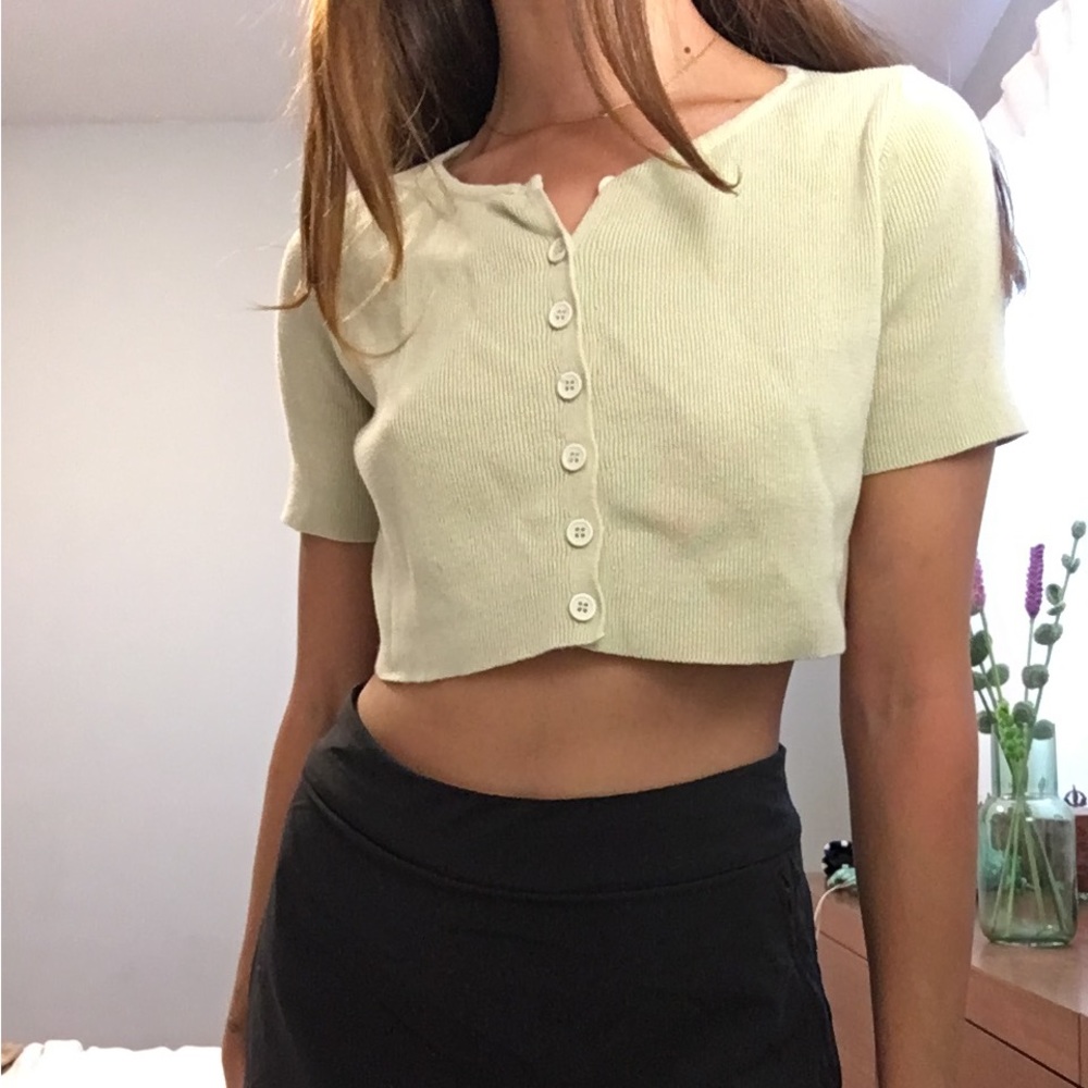 Cropped green sweater